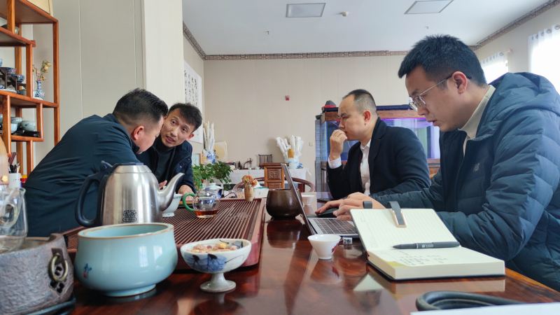 博菲克酒店設計師為萬總介紹設計方案.jpg
